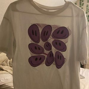 Small over sized graphic tee!